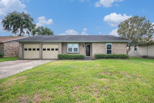 Building Photo - 2801 Westbury Ln