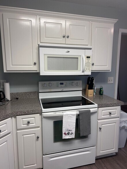 Building Photo - 1350Violet CT
