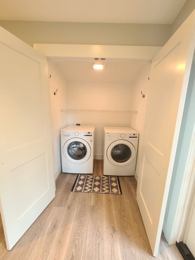 Building Photo - 2 bed, 2 bath newer construction condo