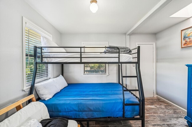 Building Photo - 2340 Grand Oaks Ln