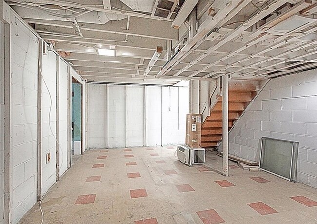 Building Photo - 4633 Warner Rd