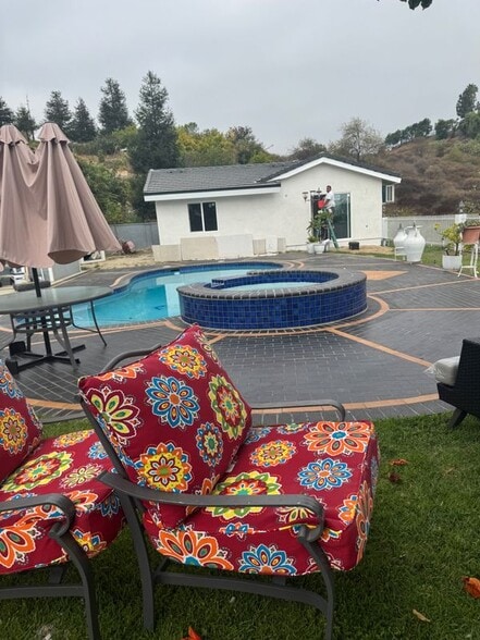 Building Photo - 903 Regal Canyon Dr