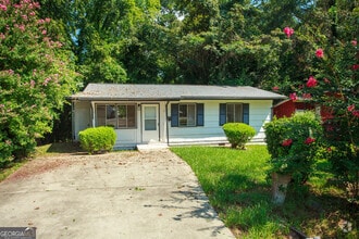Building Photo - 1750 Denton St