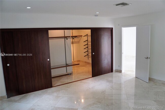 Building Photo - 3406 NE 168th St