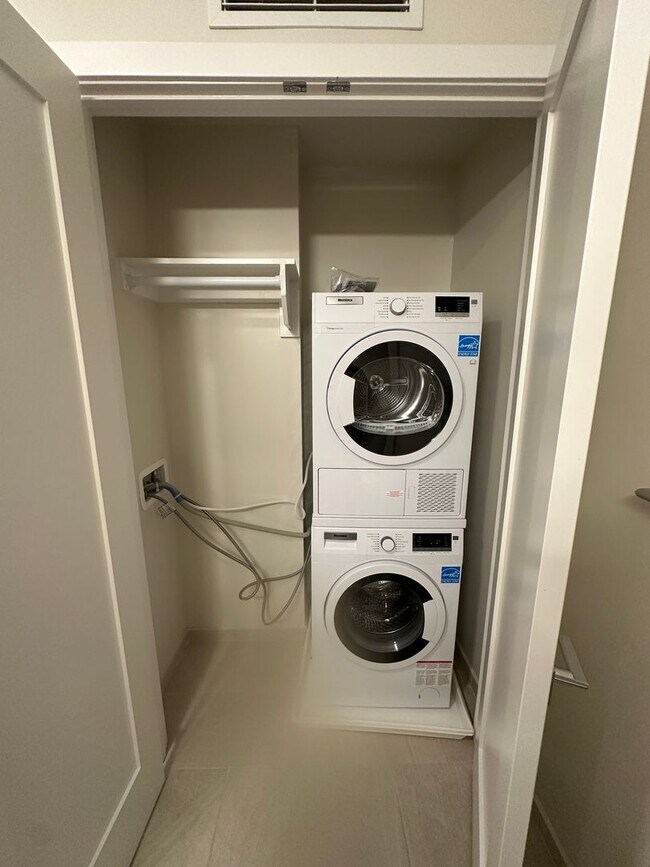 Building Photo - NEW SPECIAL -Navy Yard Luxury 1 Bedroom Co...