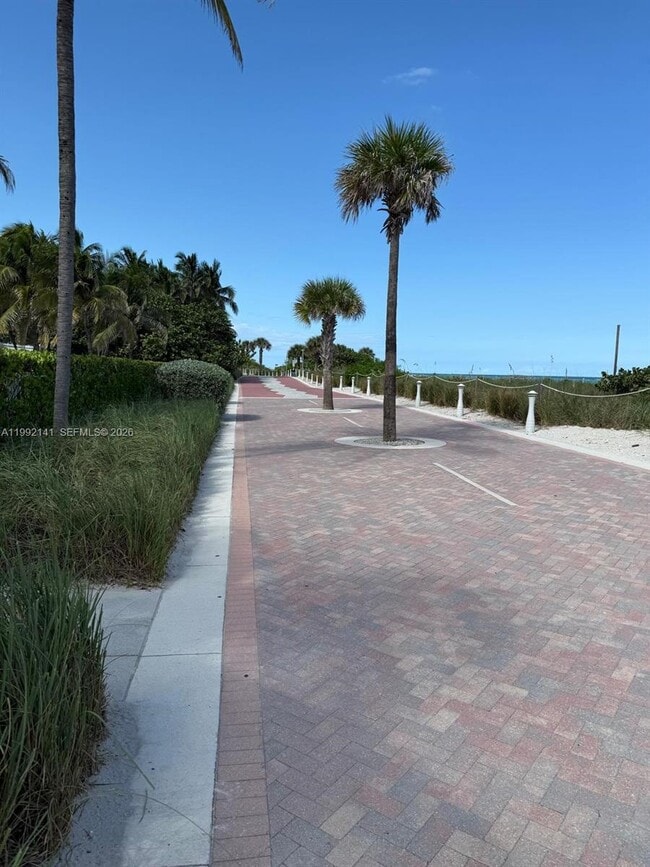 Building Photo - 5005 Collins Ave