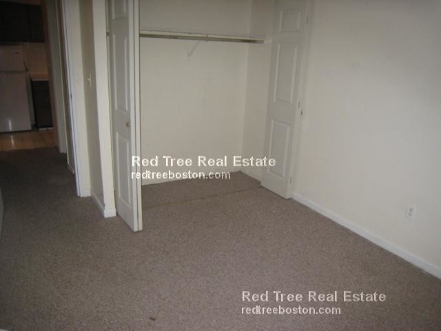 Building Photo - 144 Kenrick St