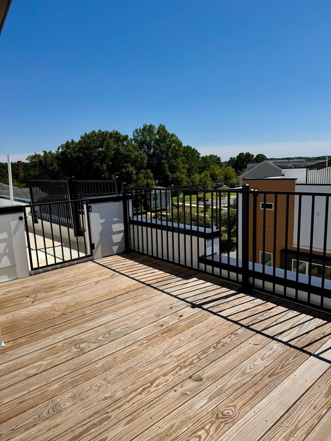 Building Photo - 1408 Sawyer Rd