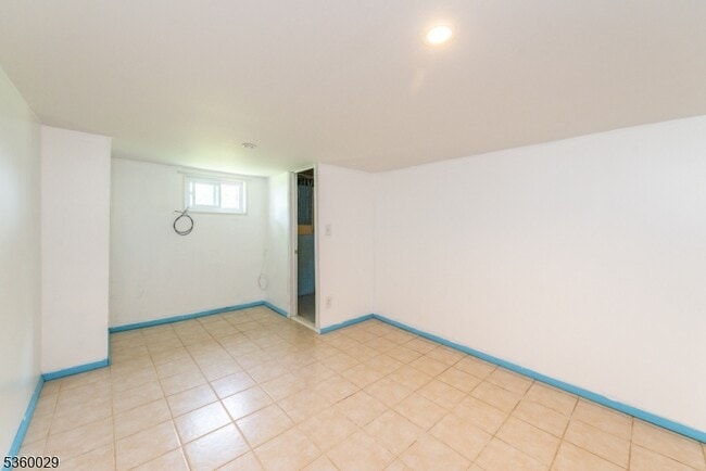 Building Photo - 23 Distler Ave