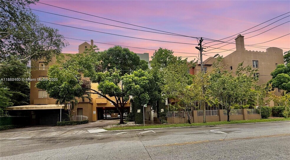 Building Photo - 2630 SW 28th St