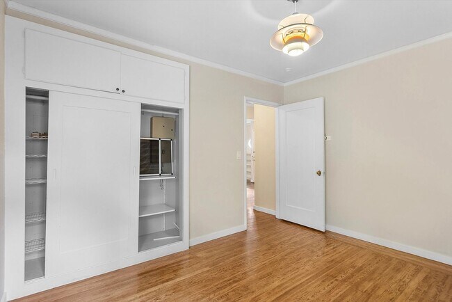Building Photo - 6172 Moraga Ave