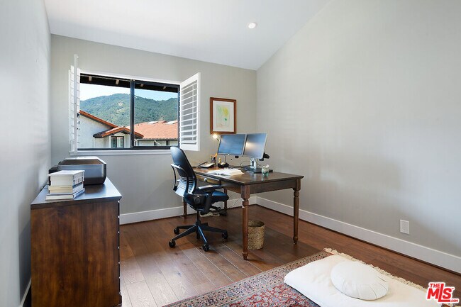 Building Photo - 17258 Palisades Cir
