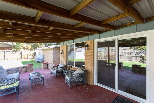 Building Photo - Beautiful 3 bedroom 2 bath home in Fountai...