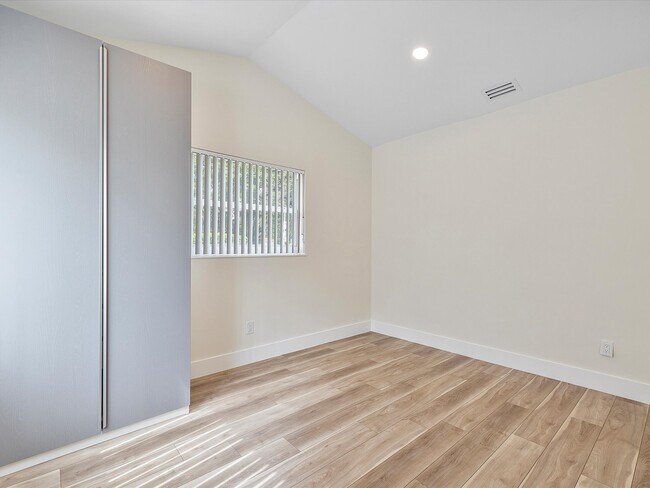 Building Photo - 203 NE 107th St