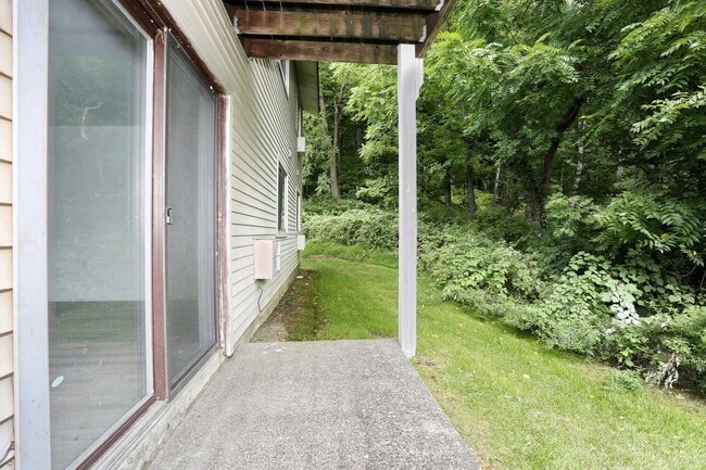 Building Photo - 366 Concord Ln