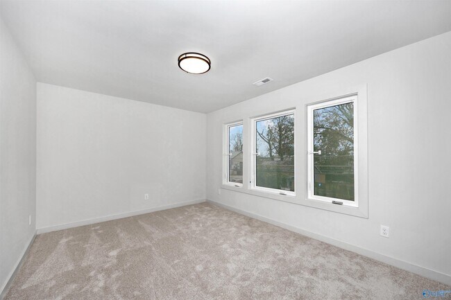 Building Photo - 2506 Freeman Rd SW