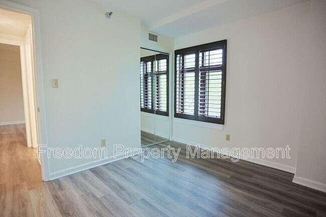 Building Photo - 2400 Clarendon Blvd