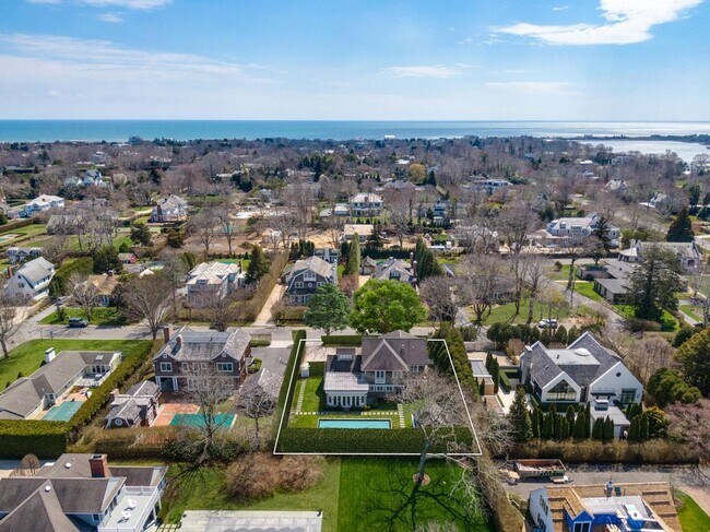 Building Photo - 121 Post Ln