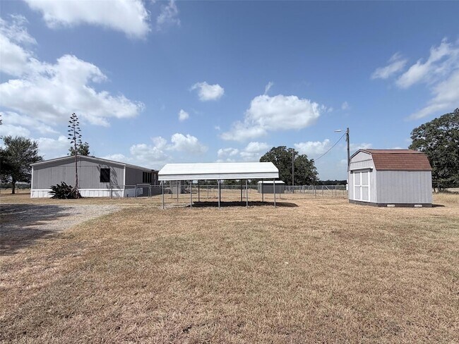 Building Photo - 499 Mt Pleasant Rd