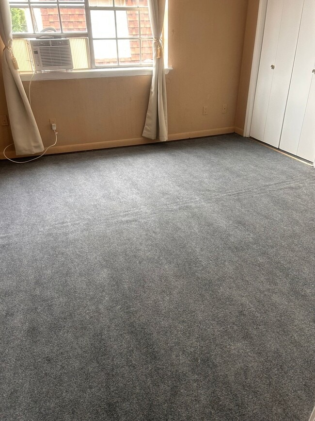 Building Photo - 2117 Giuffras Ave