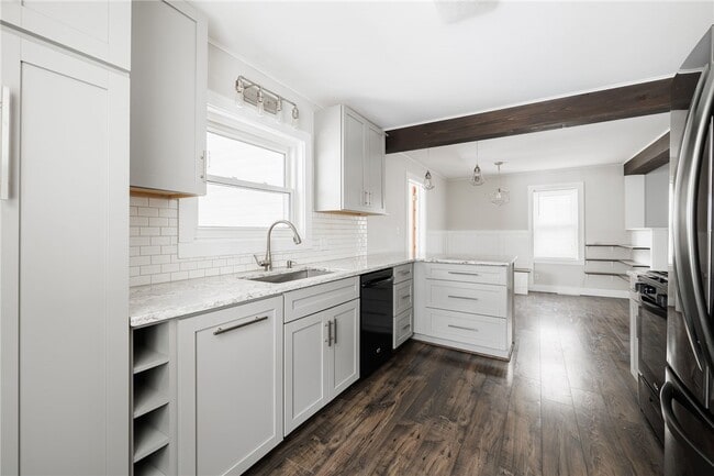 Building Photo - 201 W Gibson St