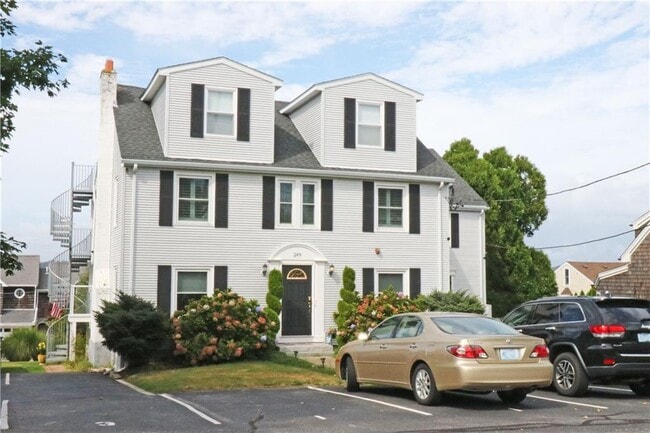 Primary Photo - 249 Tuckerman Ave