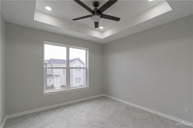 Building Photo - 5404 N Crown Point