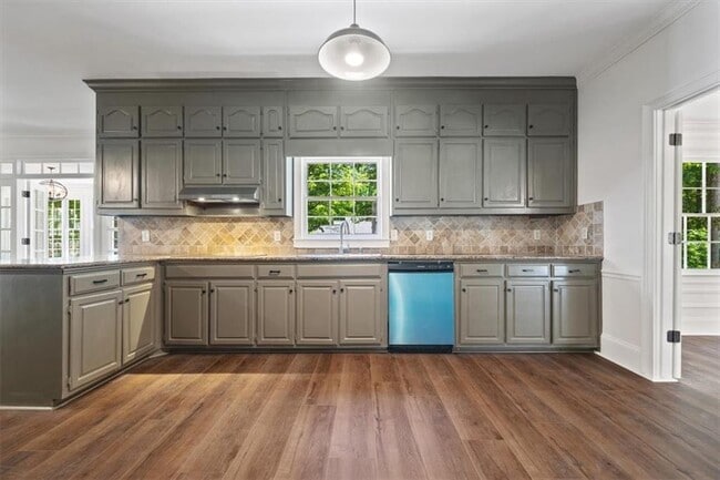 Building Photo - 2120 Skyland Cove Ln SW