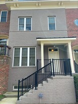 Building Photo - David Park