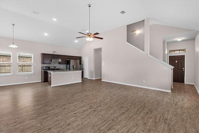 Building Photo - 710 Woodcrest Dr