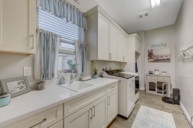Building Photo - Private Cul-de-Sac Estate in Gated Summerlin with Pool, Spa & Outdoor Living