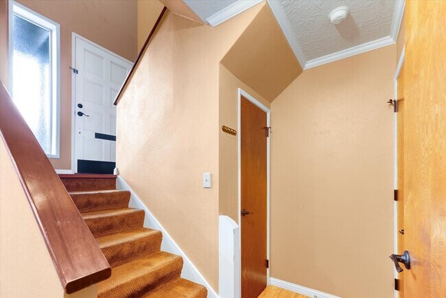 Building Photo - RIVERFRONT CONDO IN LONGVIEW