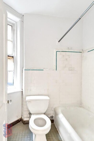 Building Photo - 51 Leroy St