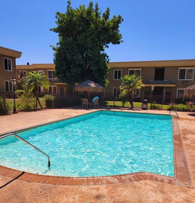 Building Photo - Charming 2-Bedroom, 1-Bathroom Condo for R...