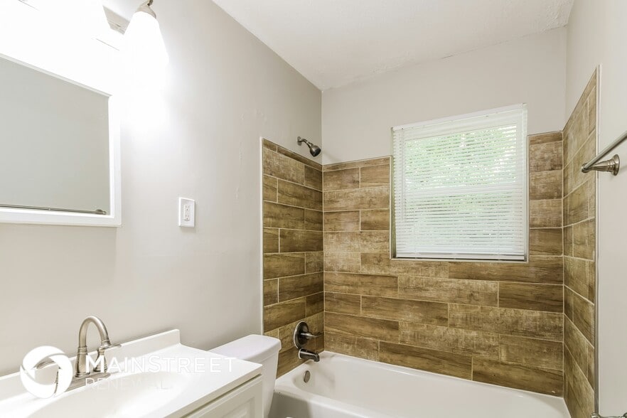 Building Photo - 8044 Jamesbrook Dr