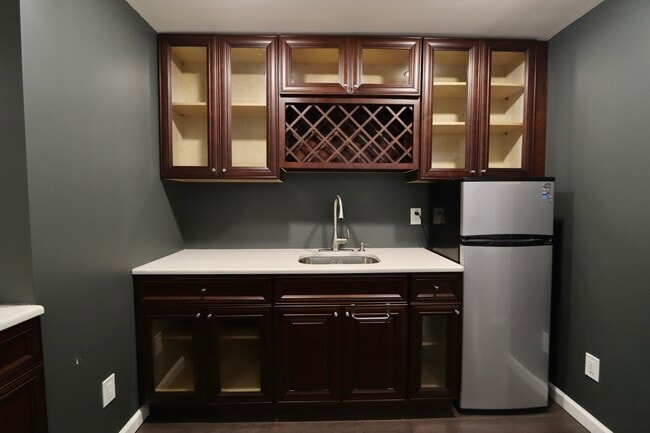 Building Photo - 2969 Columbia Dr