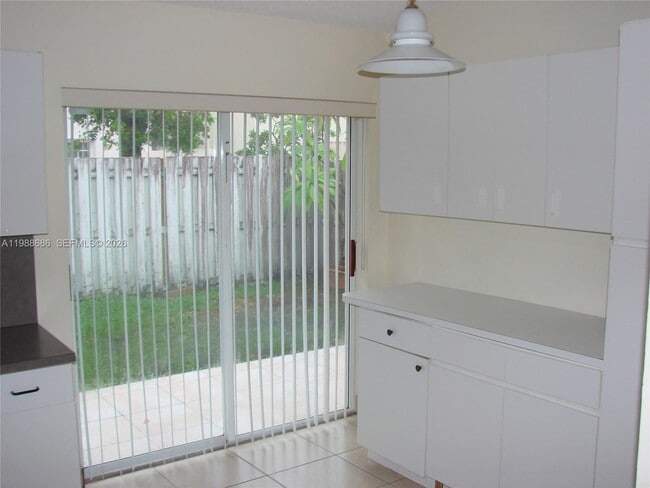 Building Photo - 13439 NW 5th Ct