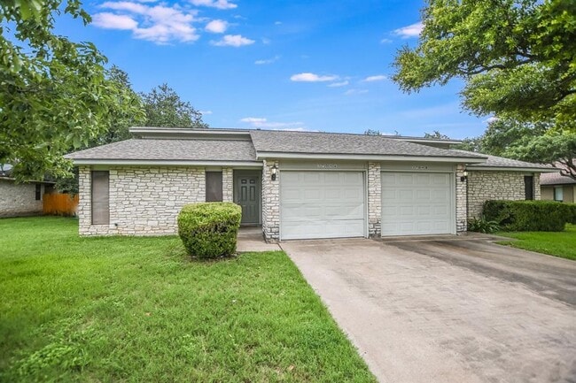 Building Photo - 3704 Bannockburn Dr