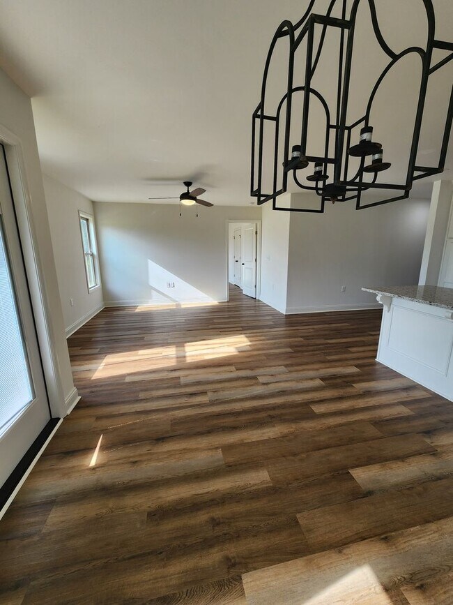 Building Photo - !!New Construction!! NEAR Pinegrove Elementary/Middle - 4BR Home with Granite Countertops, LVP Fl...