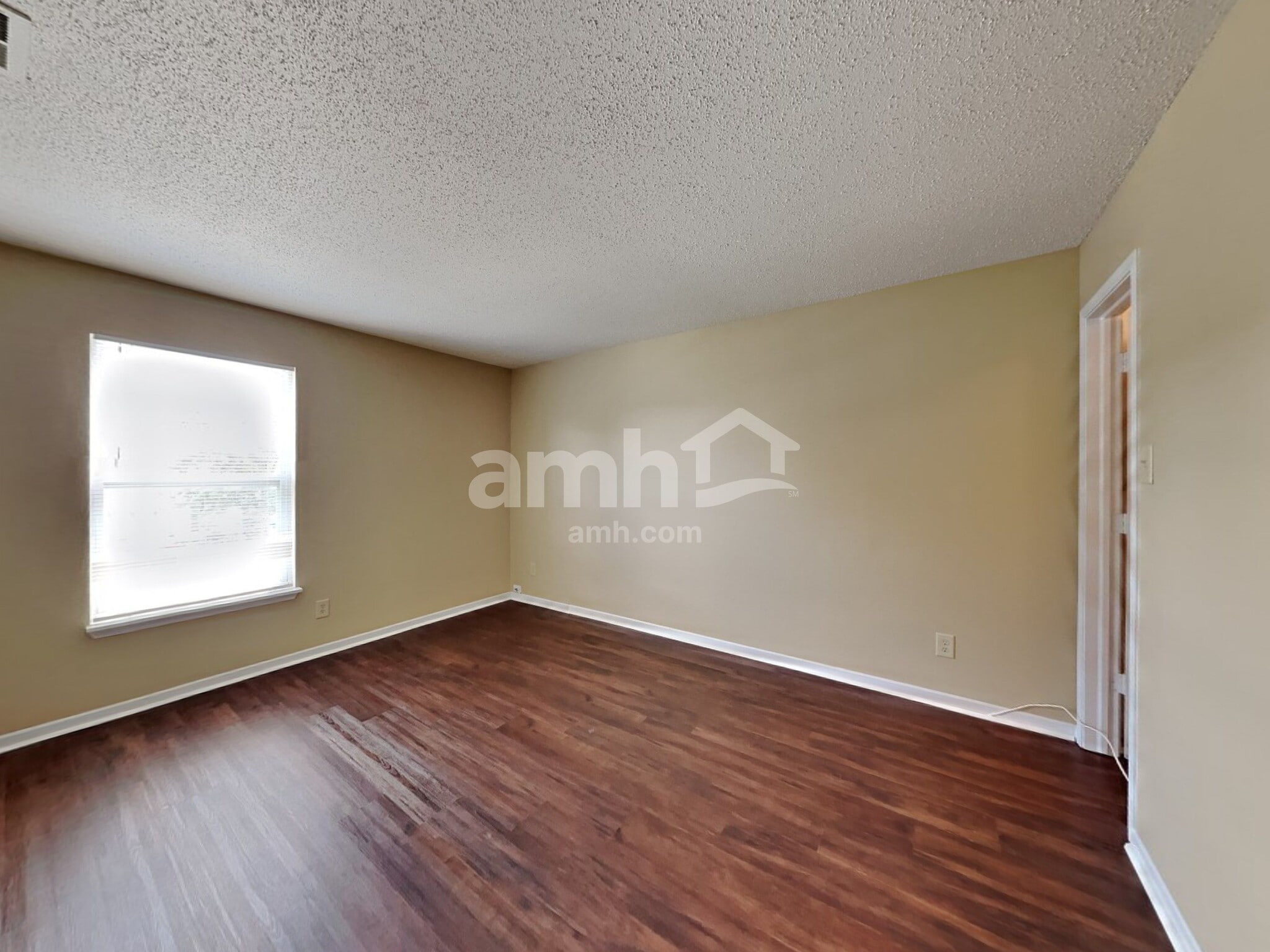 Building Photo - 10338 Kensington Way