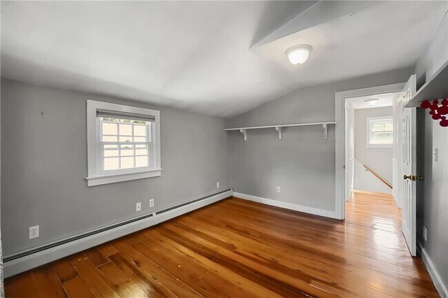 Building Photo - 225 Waldron Ave