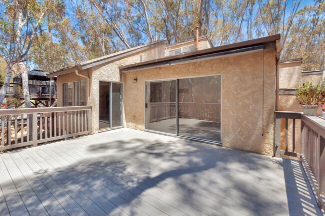 Building Photo - 24946 Ravenswood