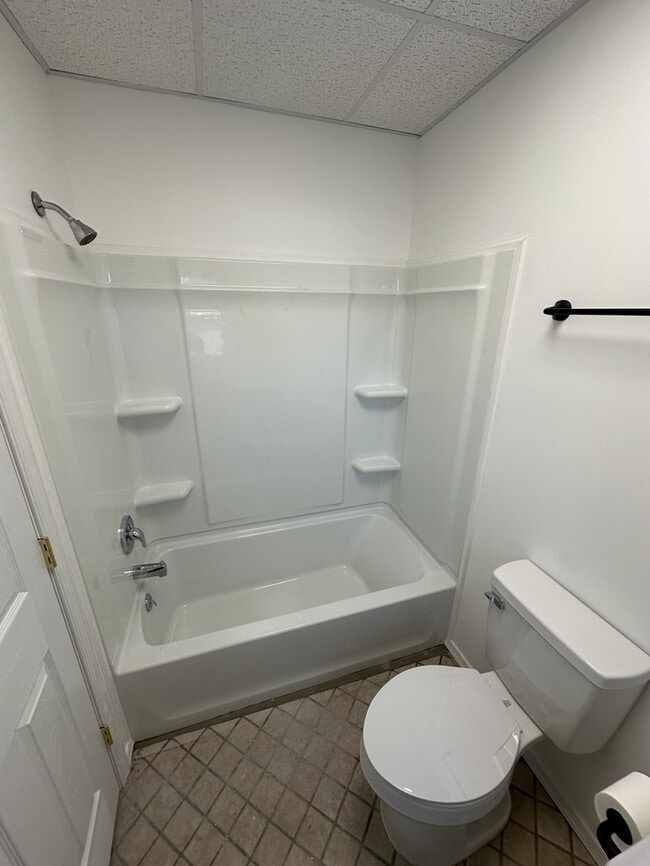 Building Photo - 113 E Middle St