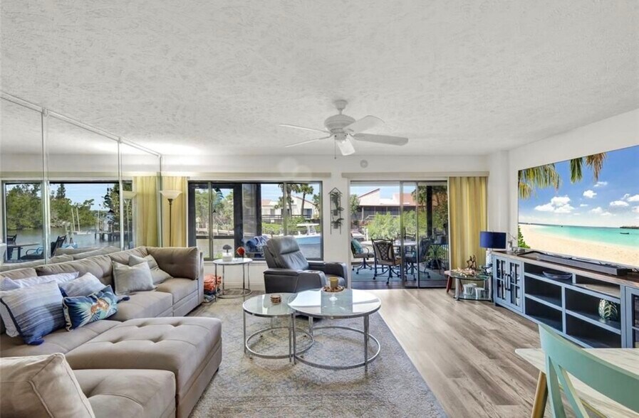 Building Photo - 25188 Marion Ave