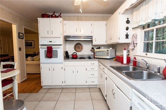 Building Photo - 270 Segrest Cir