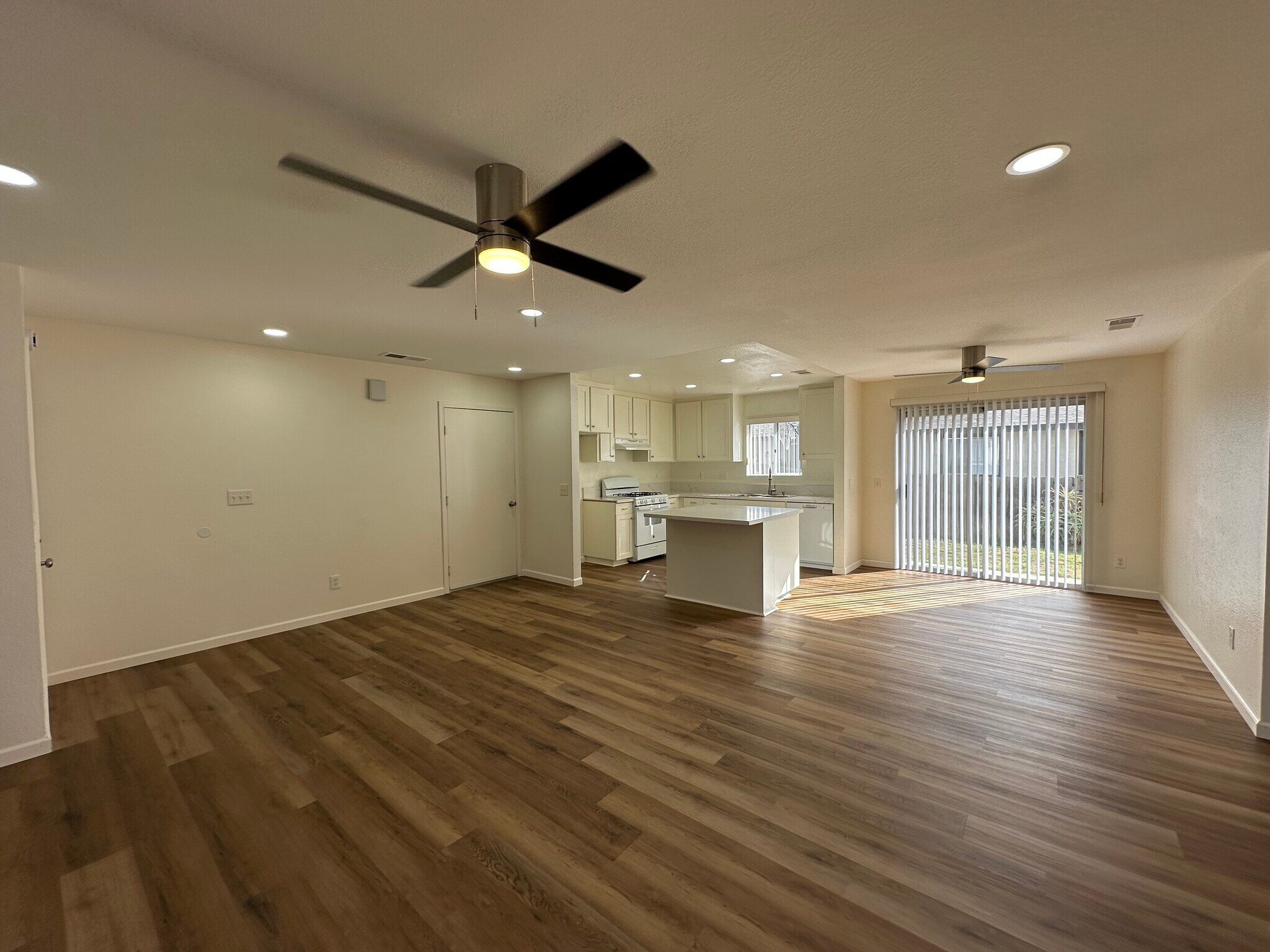 Building Photo - 1371 Marline Ave