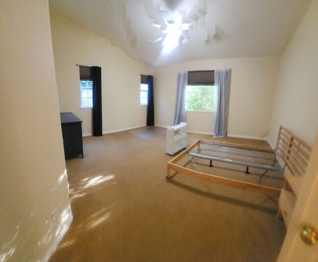 Building Photo - 2311 Glenn St