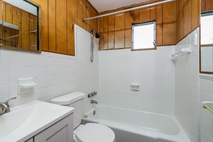 Building Photo - 3915 Mackinac Rd