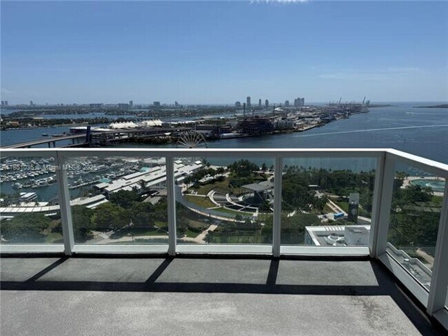 Primary Photo - 253 NE 2nd St