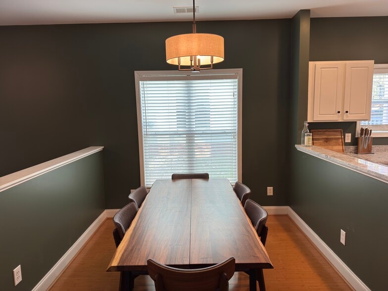 Building Photo - 1917 Wayne St